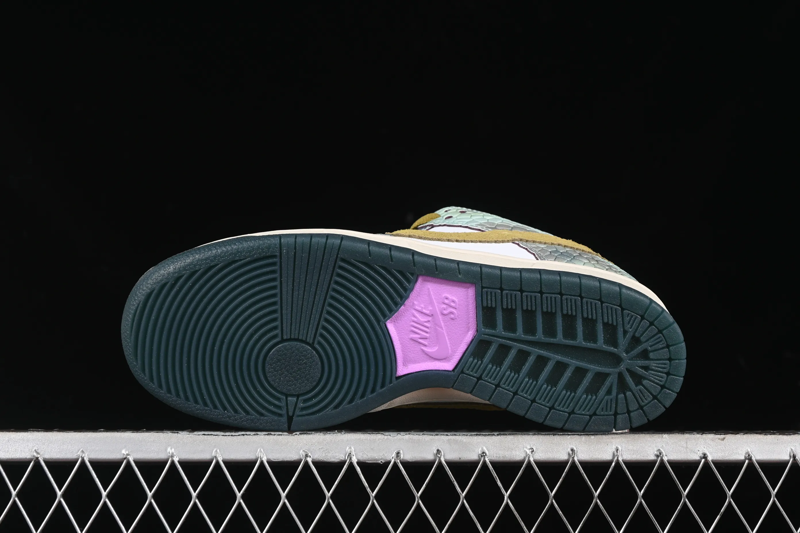 All Categories Nk SB Dunk Series Nk SB Dunk Low Low-top sneakers C version Alexis Sablone x Nk SB Dunk Low Reptile SB low-top casual sneakers HJ3386-300